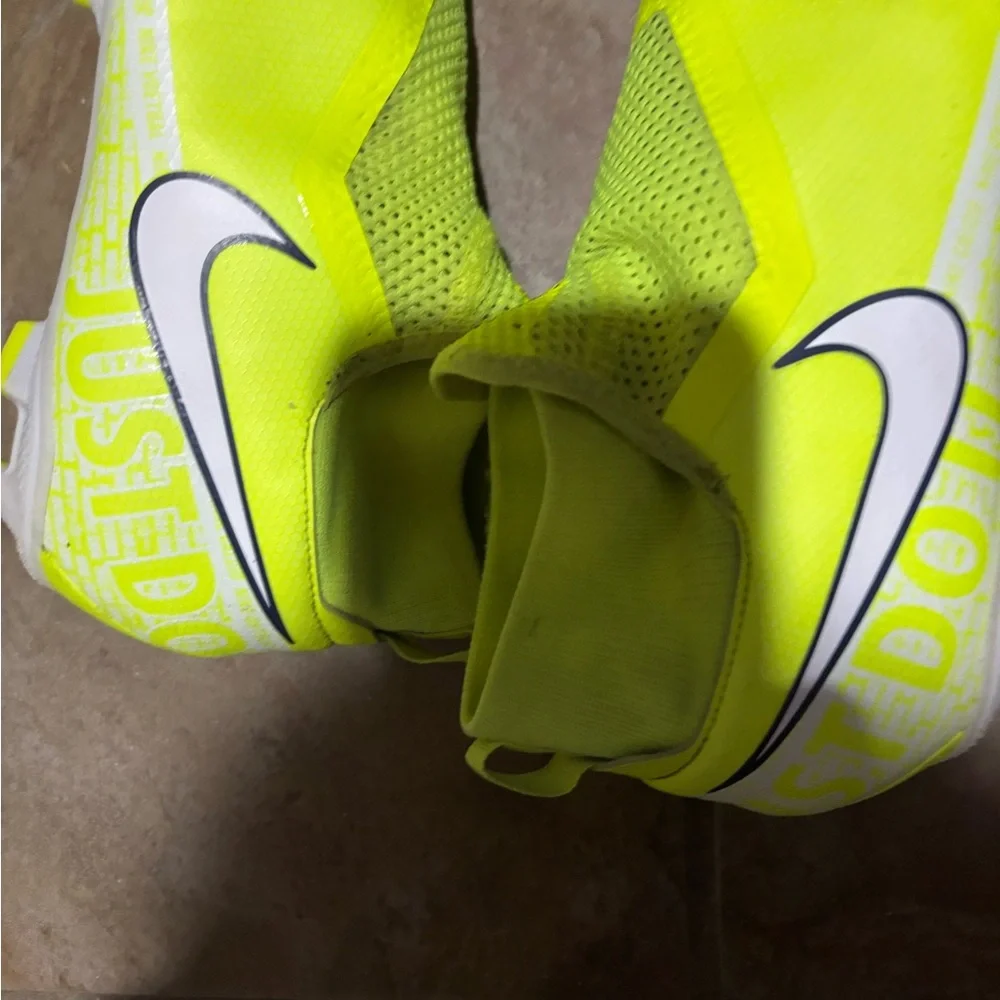 Nike Bright Yellow Cleats - Picture 8 of 11